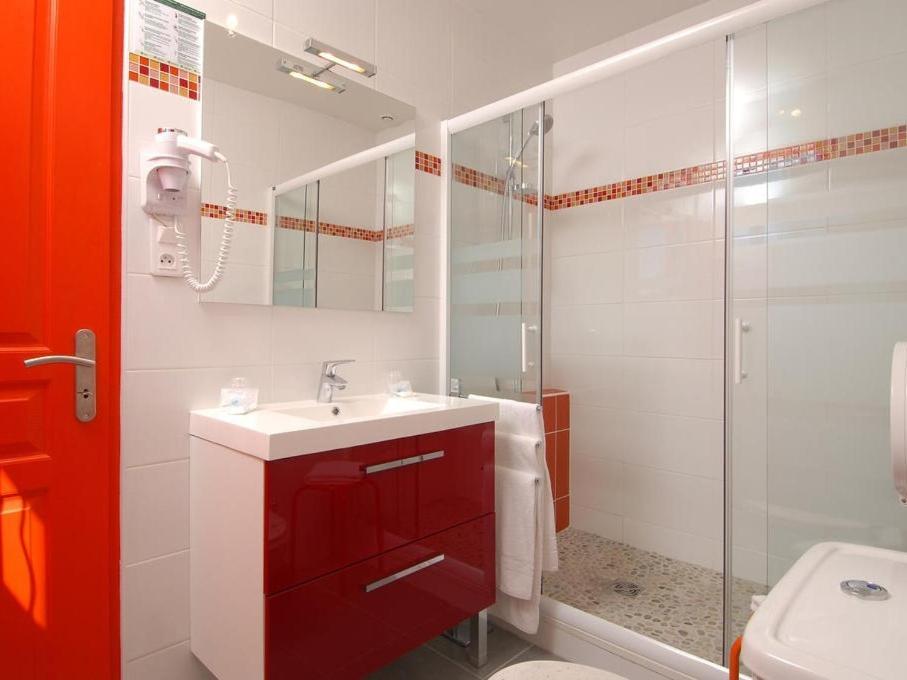 Hotel Des 4 Vents "Esprit Camargue" Aigues-Mortes Rom bilde